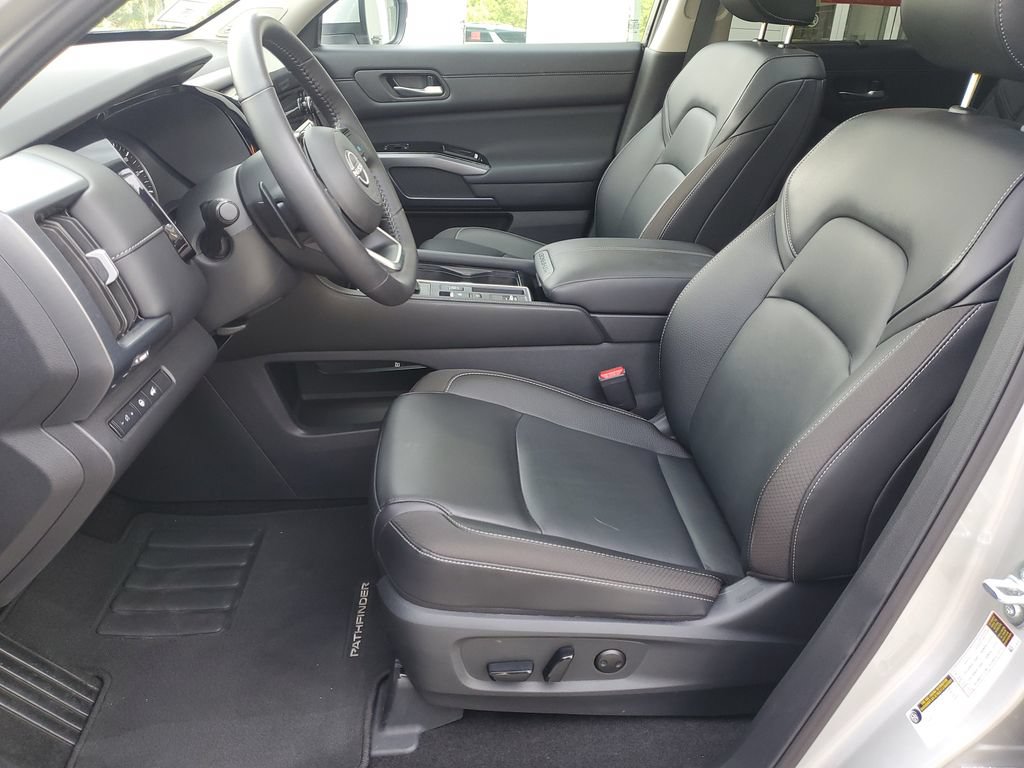Certified 2025 Nissan Pathfinder SL w/ SL Premium Package FWD image 22