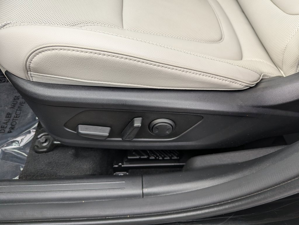 Used 2024 Hyundai Tucson Limited image 16