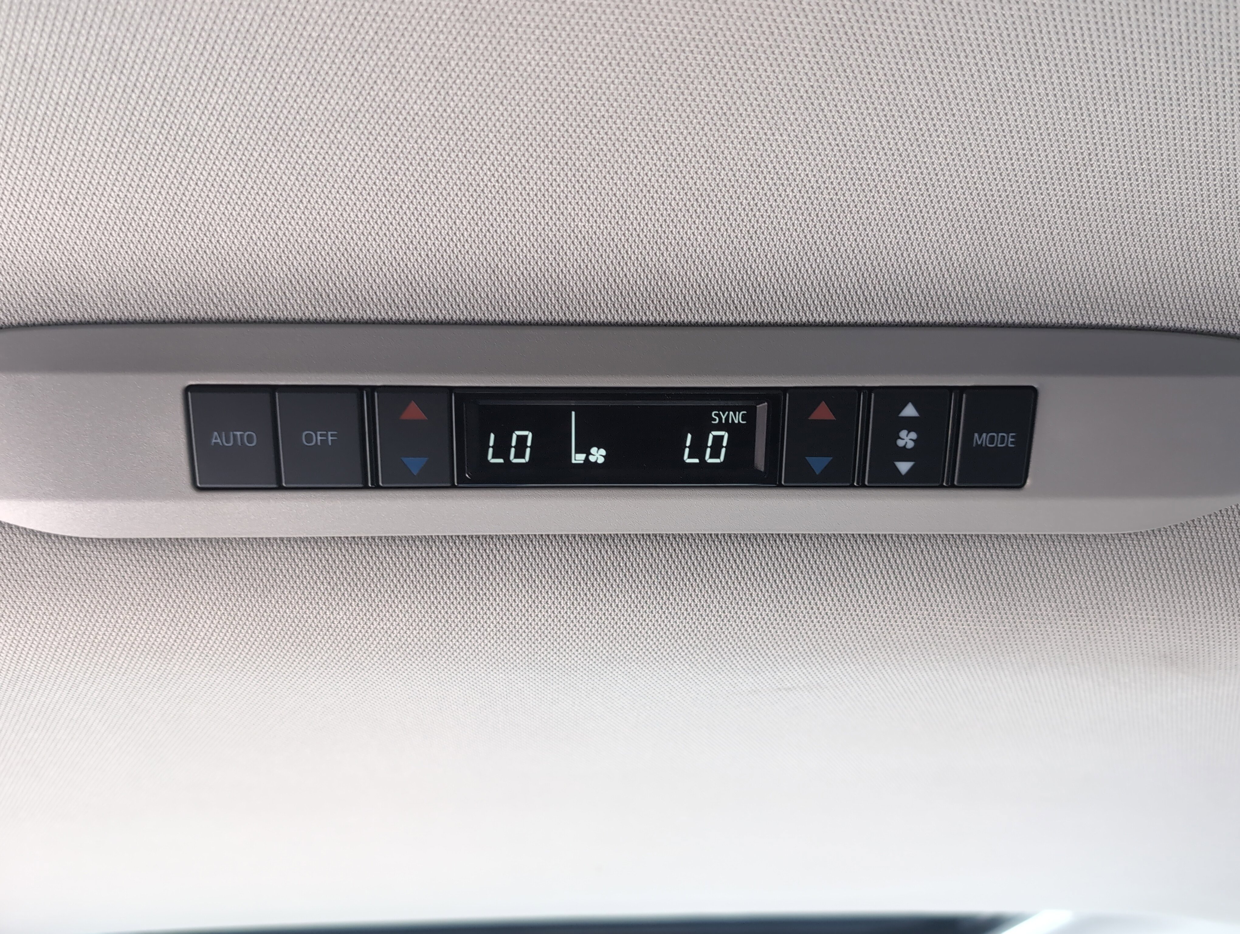 Certified 2023 Toyota Sienna XLE FWD image 37