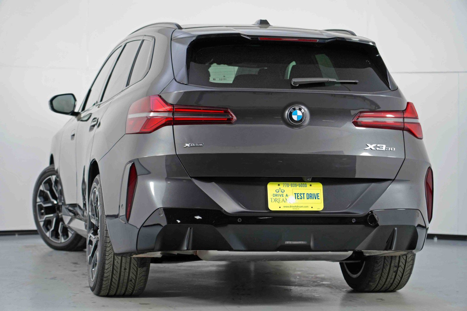 Used 2025 BMW X3 xDrive30i w/ Premium Package image 6