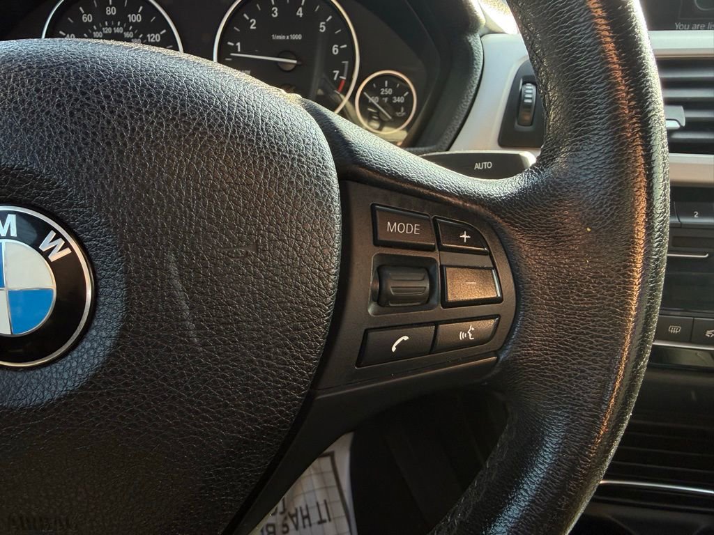 Used 2018 BMW 320i Sedan image 24