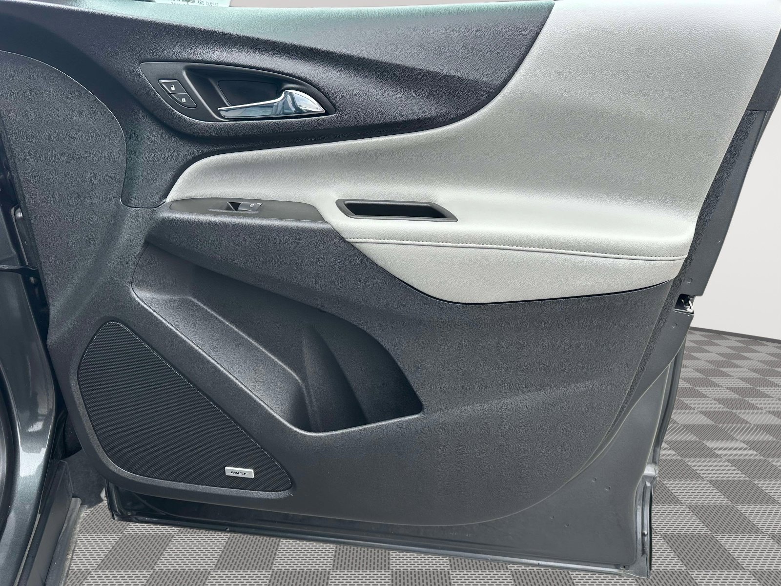 Used 2020 Chevrolet Equinox Premier image 28