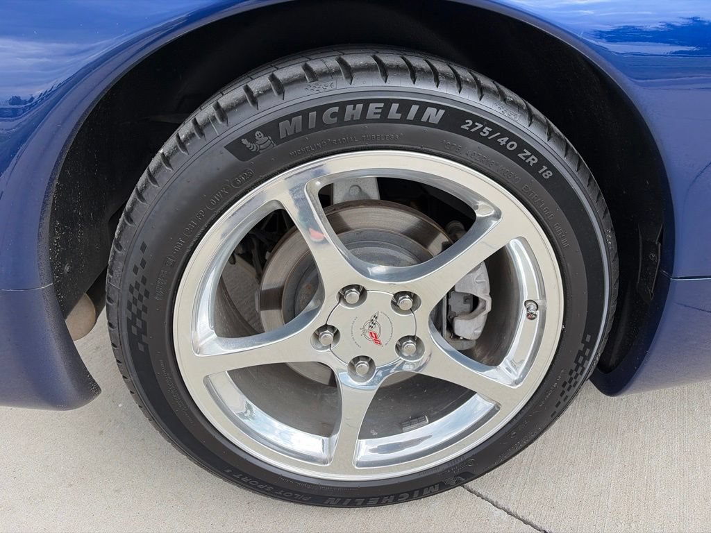 Used 2004 Chevrolet Corvette Convertible w/ Preferred Equipment Group RWD image 13