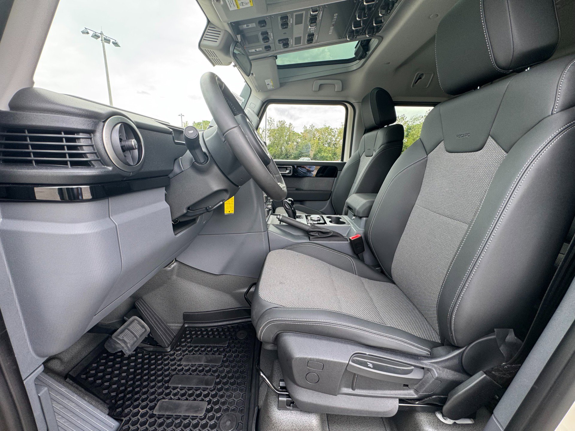 Used 2024 INEOS Grenadier image 9