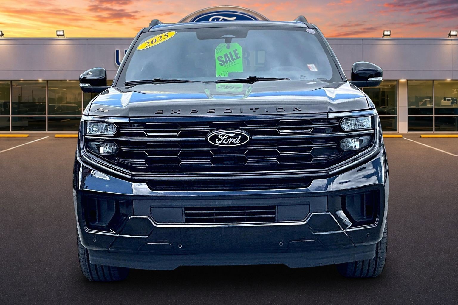 Certified 2025 Ford Expedition Platinum w/ Stealth Performance Package AWD/4WD image 3
