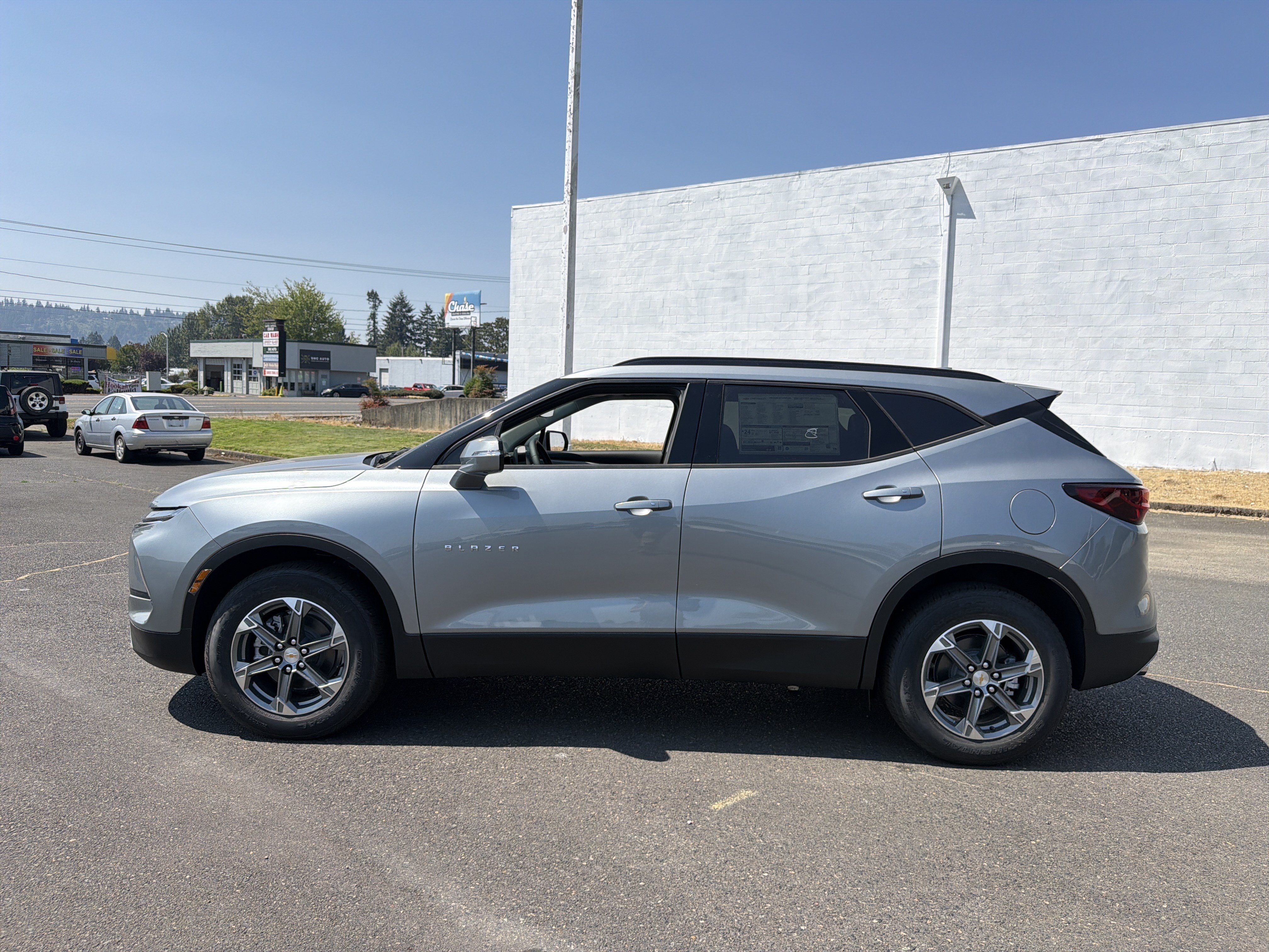 New 2026 Chevrolet Blazer LT w/ Sound & Technology Package AWD/4WD image 2