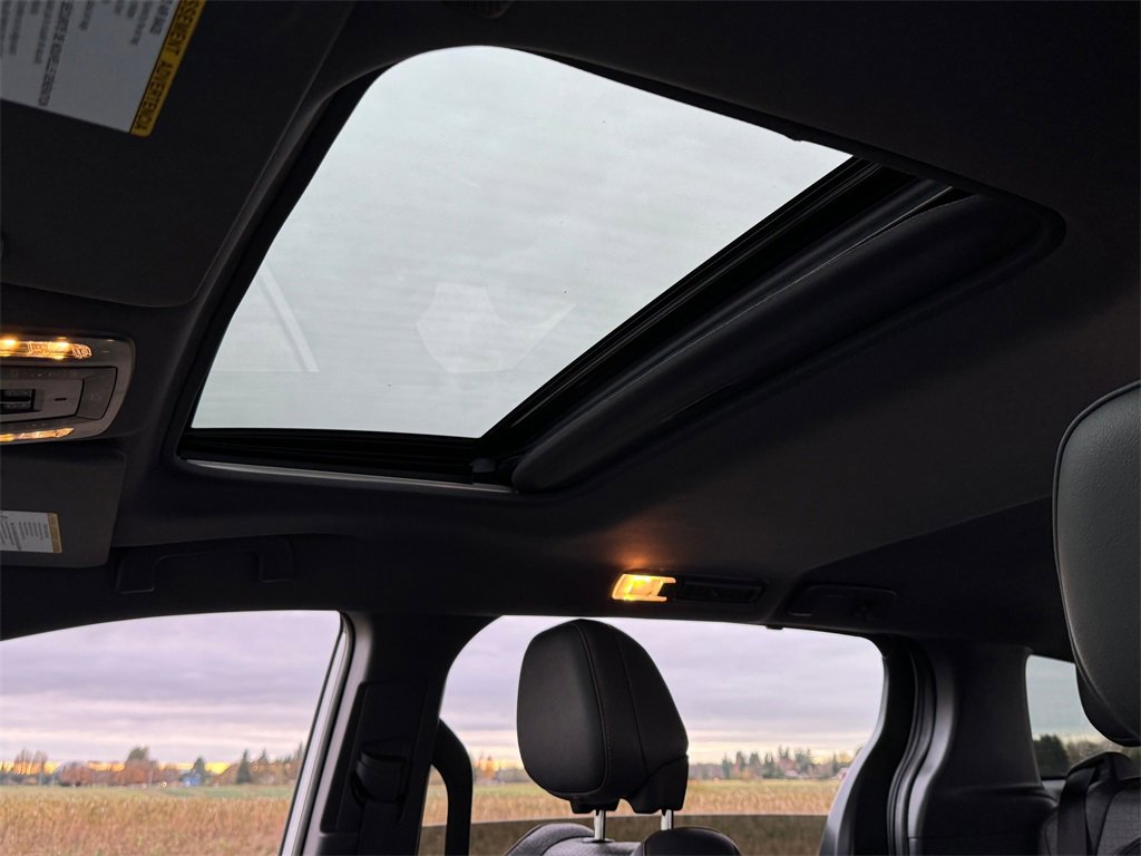 Certified 2024 Toyota Sienna XSE image 21