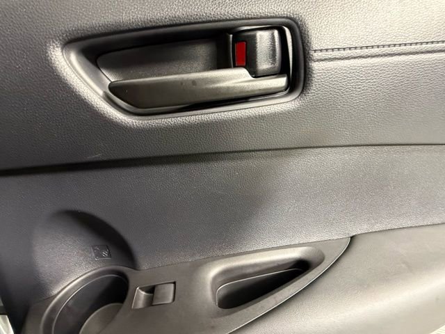 Used 2024 Toyota Corolla Cross SE w/ Moonroof Package image 32