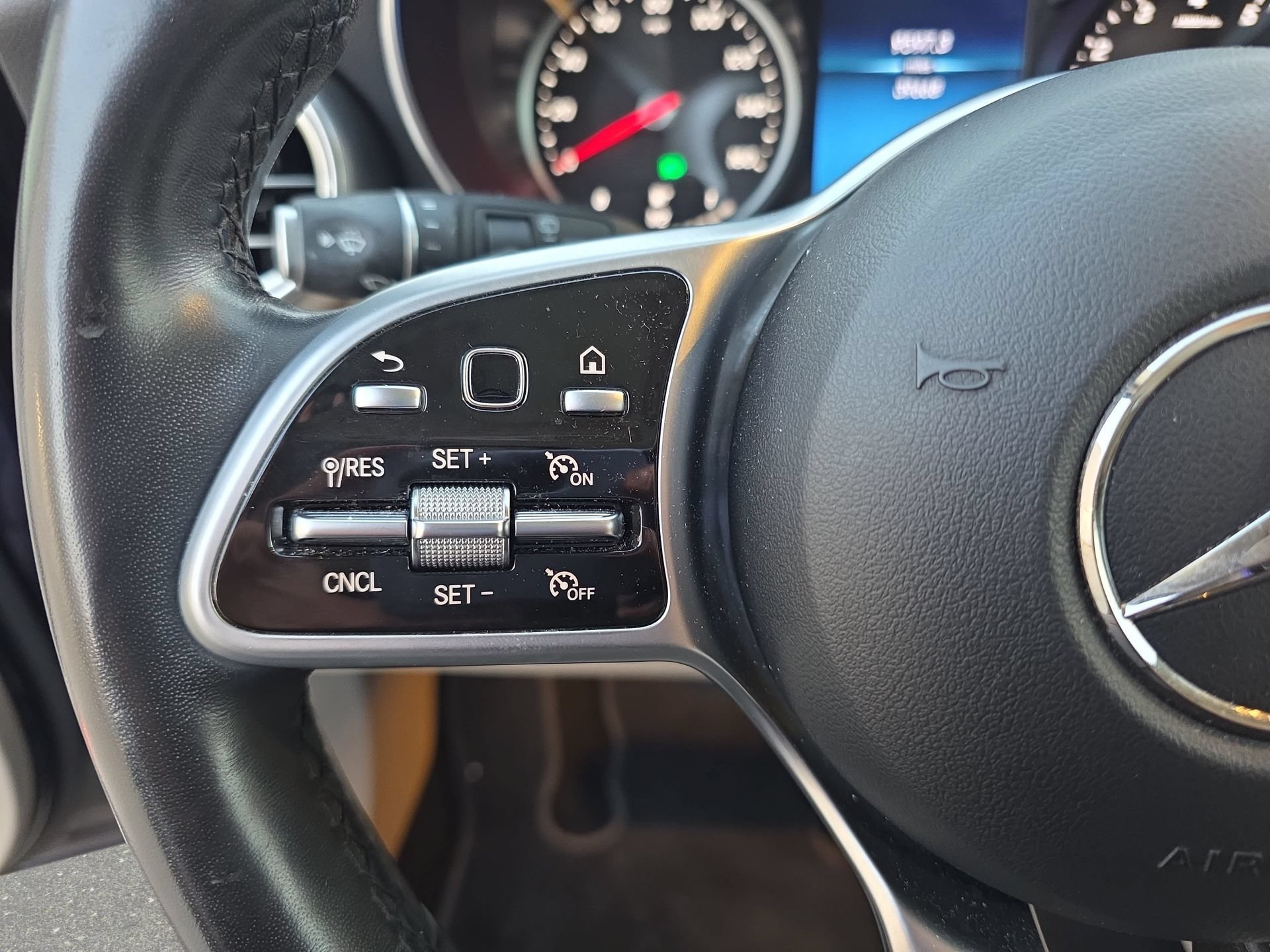 Certified 2022 Mercedes-Benz GLC 300 4MATIC image 17