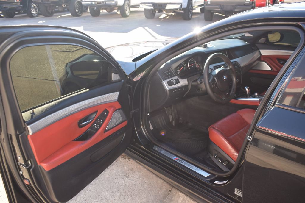 Used 2013 BMW M5 image 8
