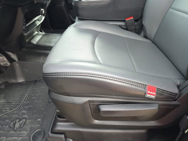 Used 2025 RAM 2500 Tradesman w/ Chrome Appearance Group image 15