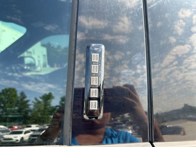 Used 2015 Ford F150 Lariat w/ Equipment Group 502A Luxury AWD/4WD image 13