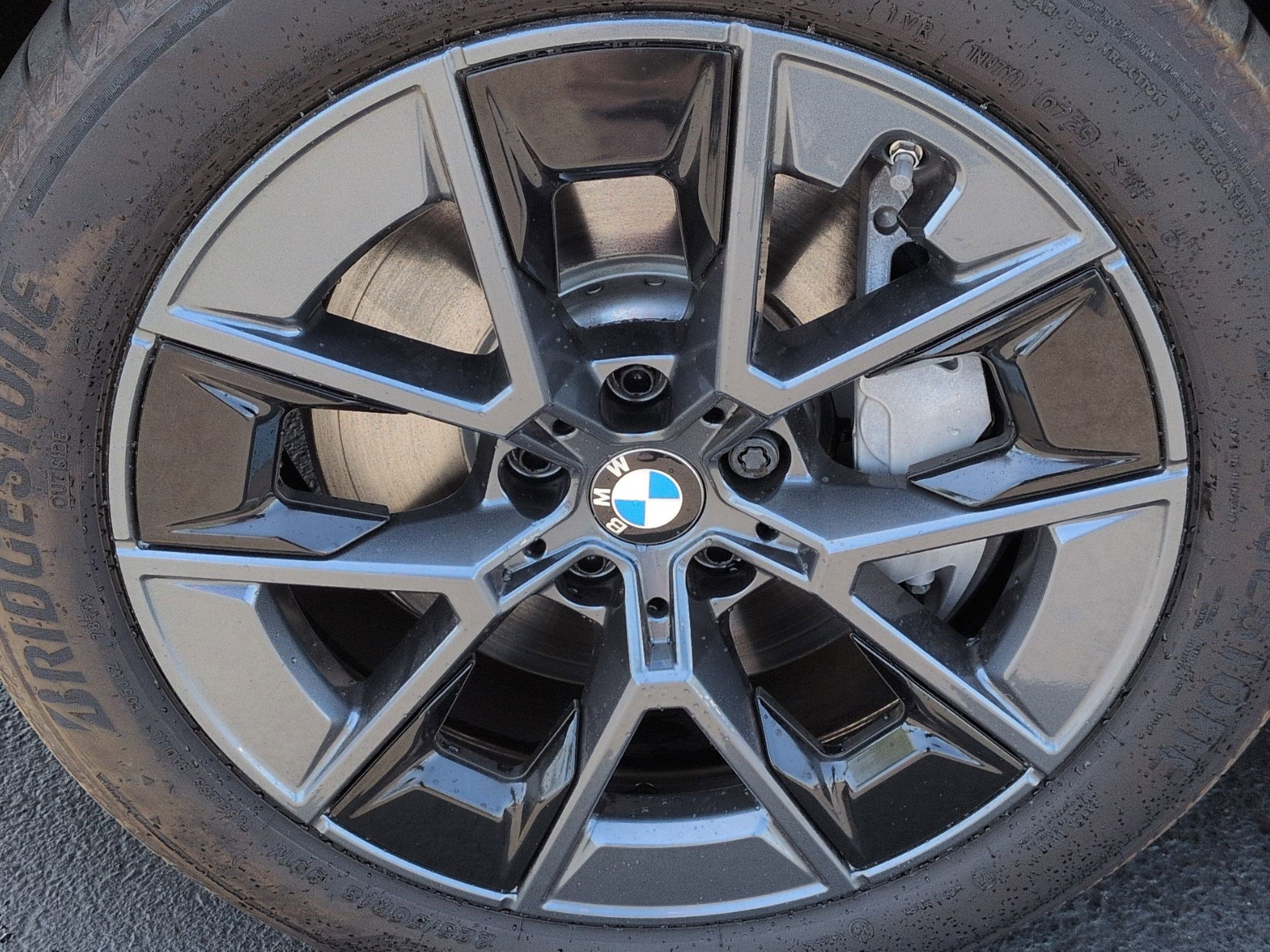Used 2025 BMW i4 eDrive40 w/ Parking Assistance Package RWD image 13