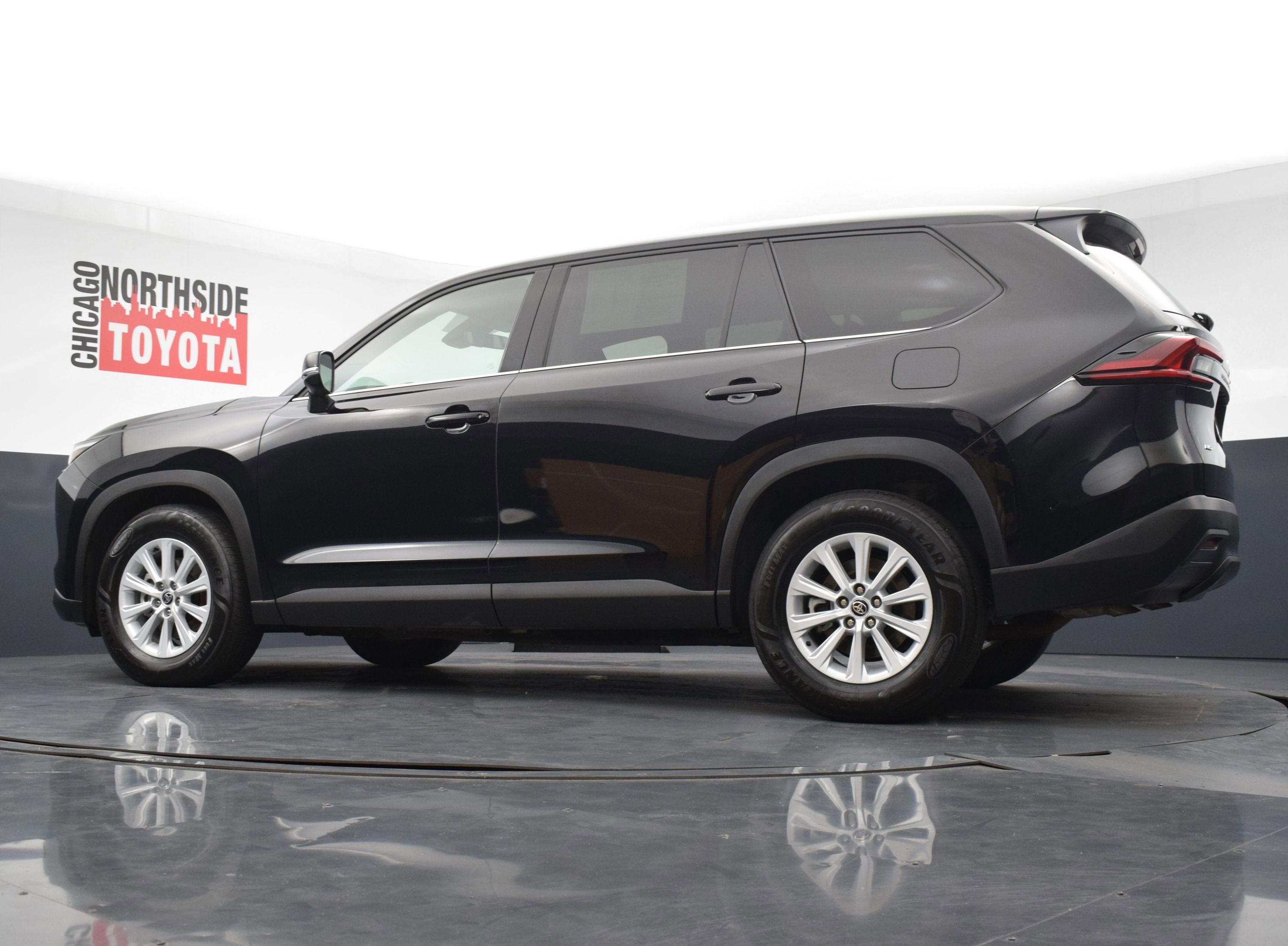 Used 2025 Toyota Grand Highlander AWD image 29