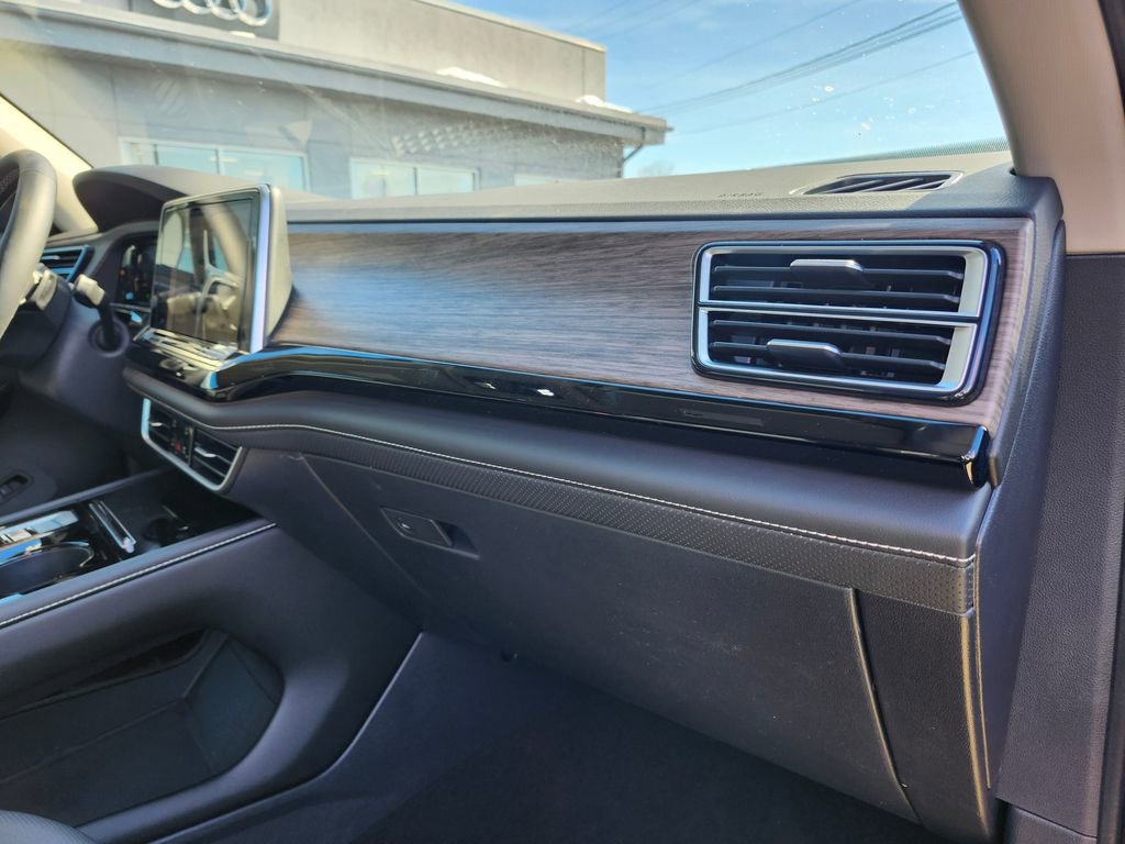 New 2026 Volkswagen Atlas SEL image 13