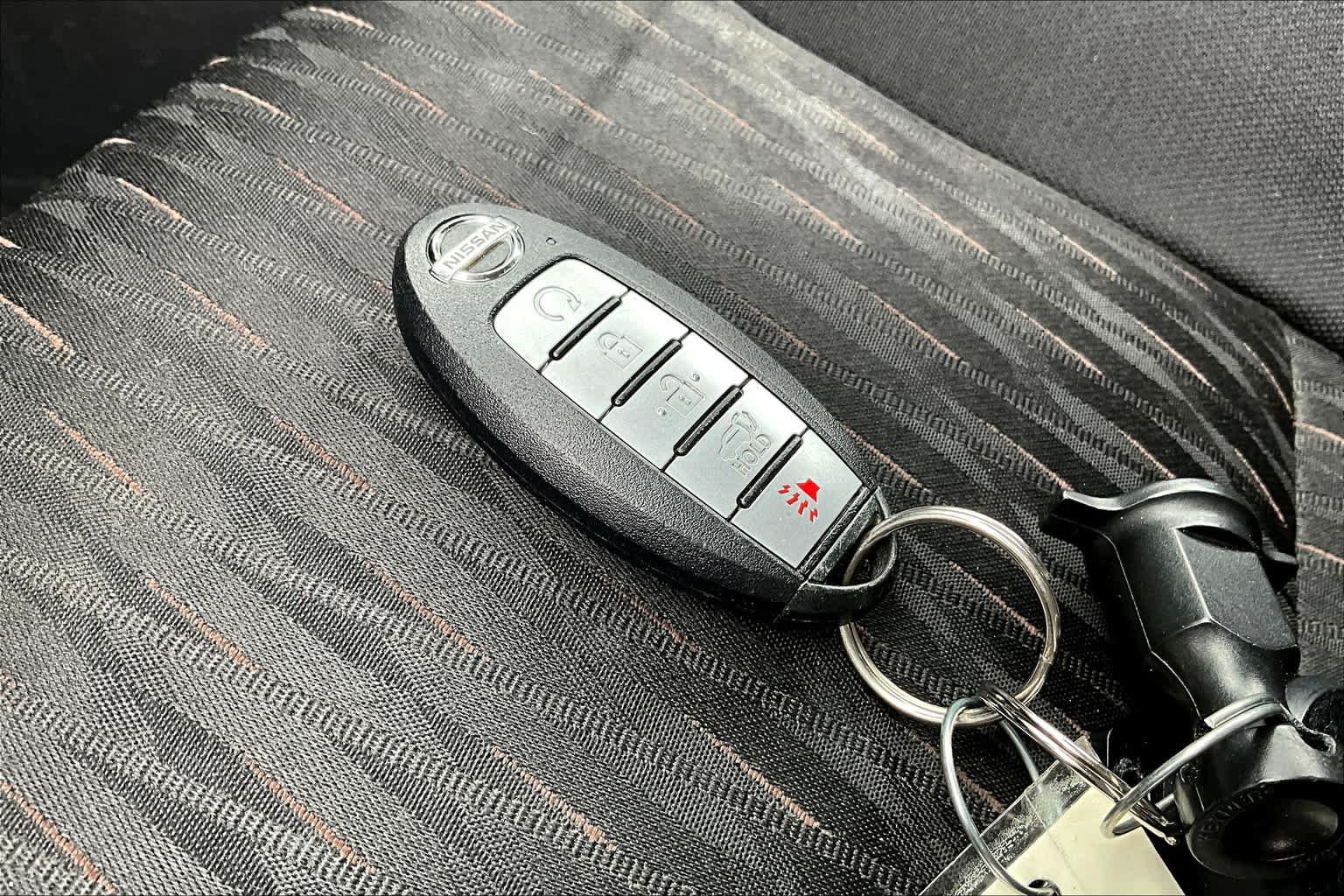 Used 2019 Nissan Rogue SV FWD image 14