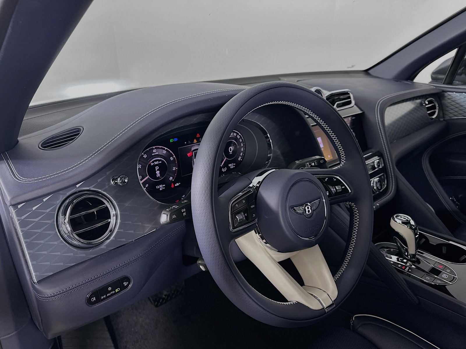 New 2026 Bentley Bentayga Extended Wheelbase AWD/4WD image 35