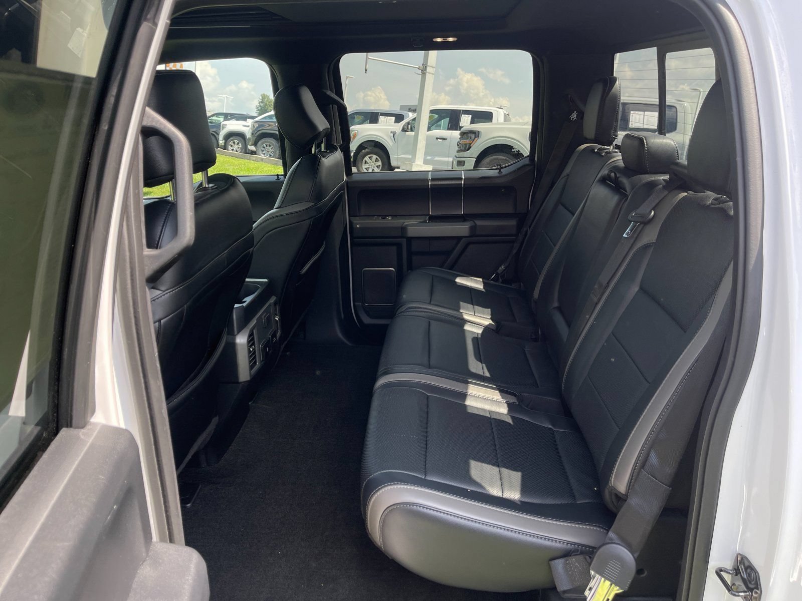 Used 2018 Ford F150 Raptor w/ Equipment Group 802A Luxury AWD/4WD image 14