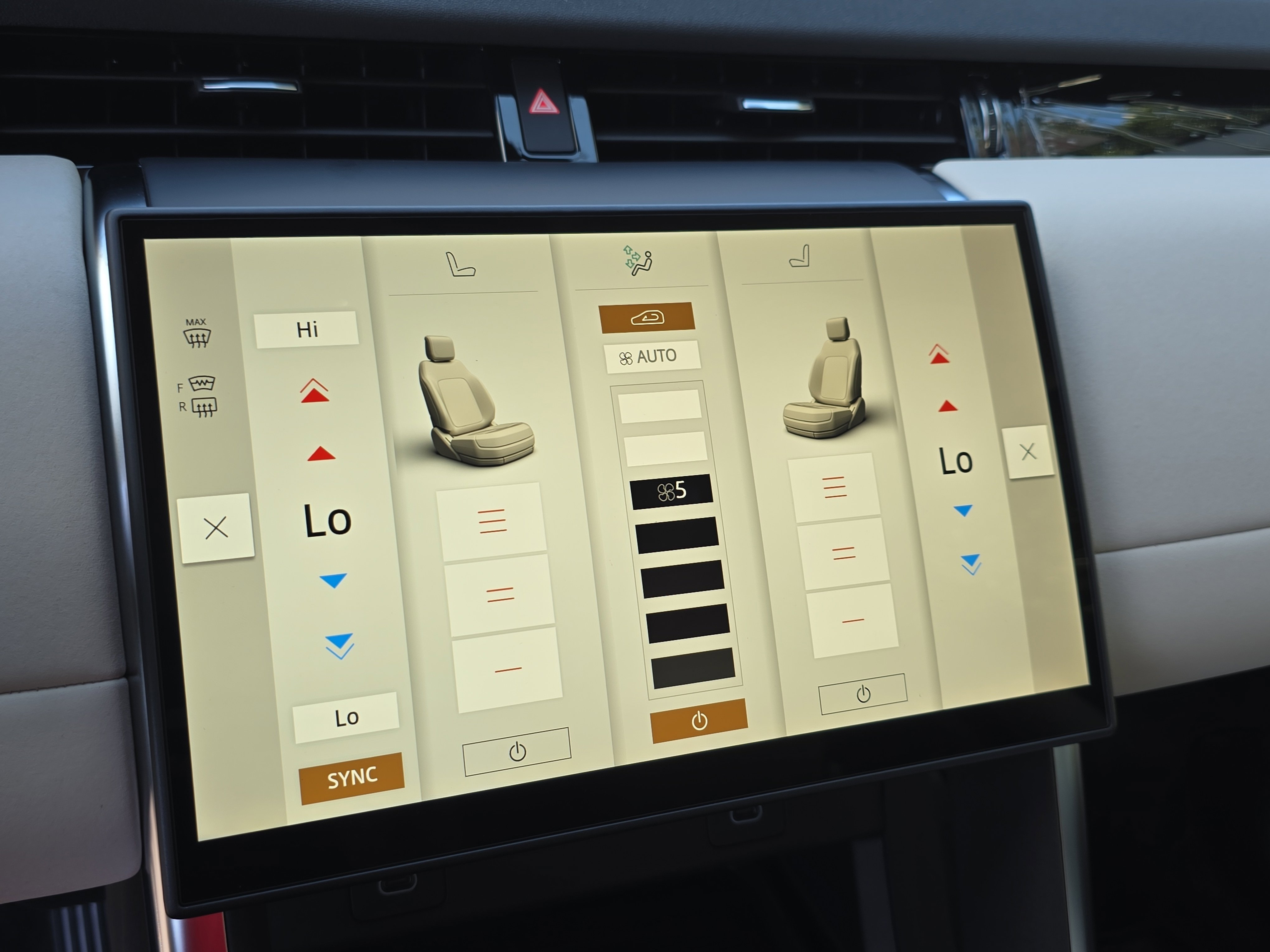 New 2025 Land Rover Discovery Sport S image 24