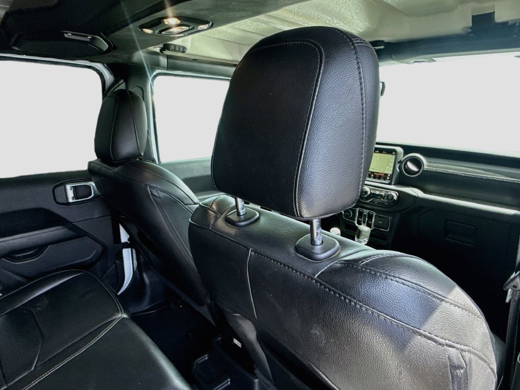 Used 2022 Jeep Wrangler Unlimited Sahara AWD/4WD image 31