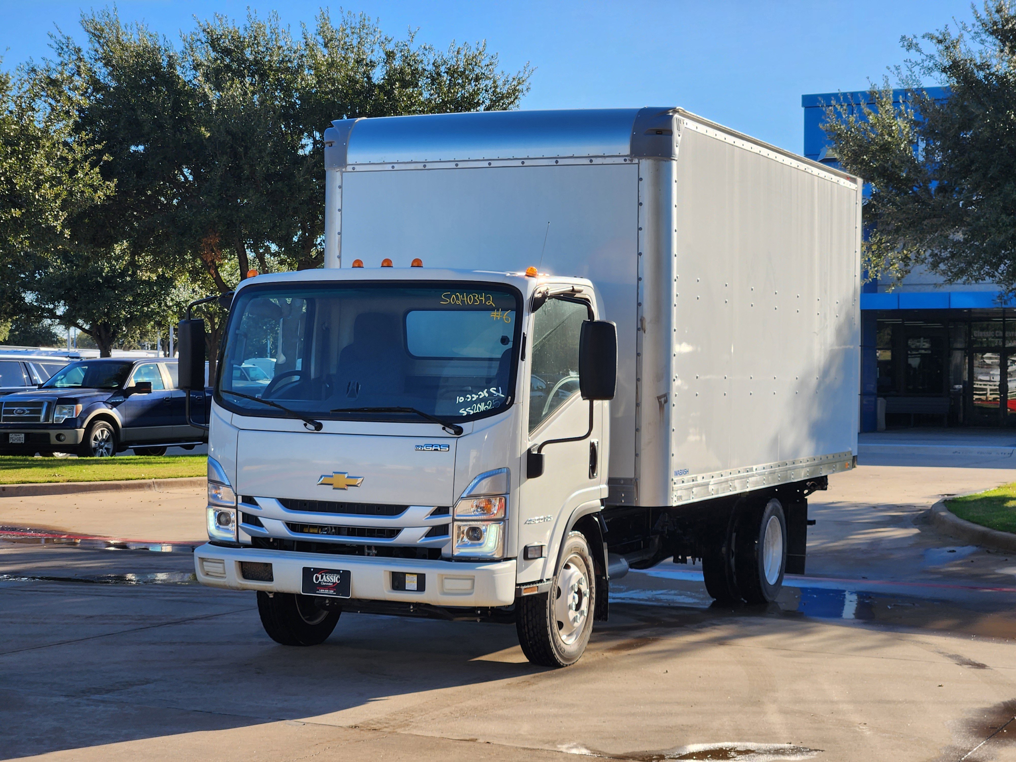 New 2025 Chevrolet Low Cab Forward image 9