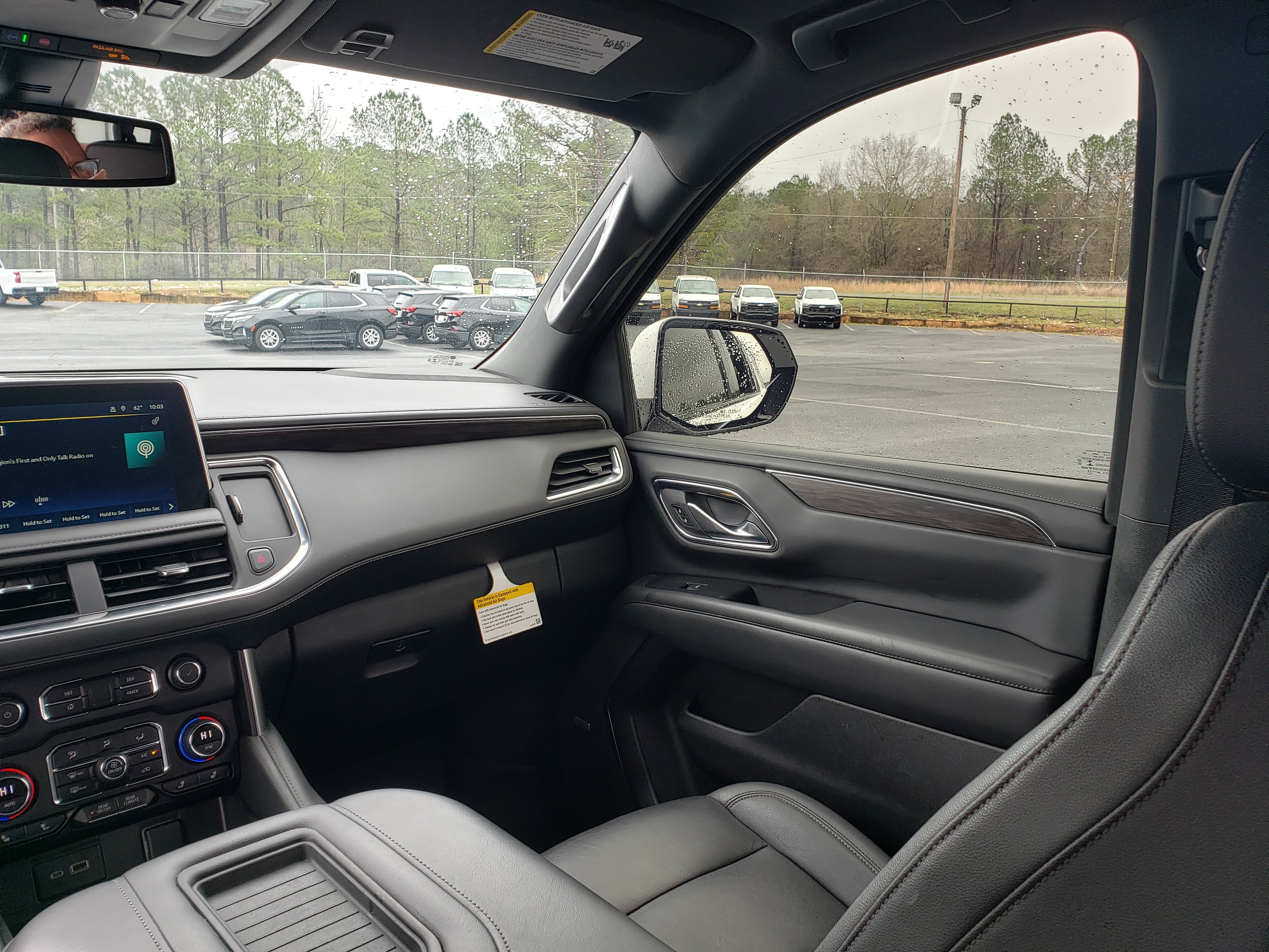 Used 2022 Chevrolet Suburban Z71 w/ Luxury Package image 37