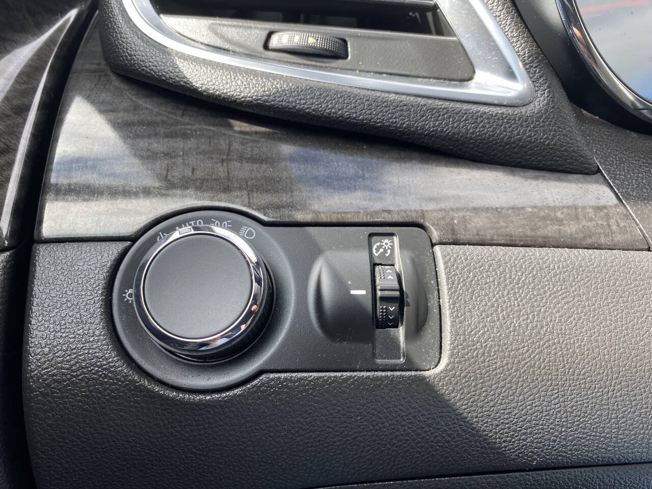 Used 2016 Buick Encore FWD image 33