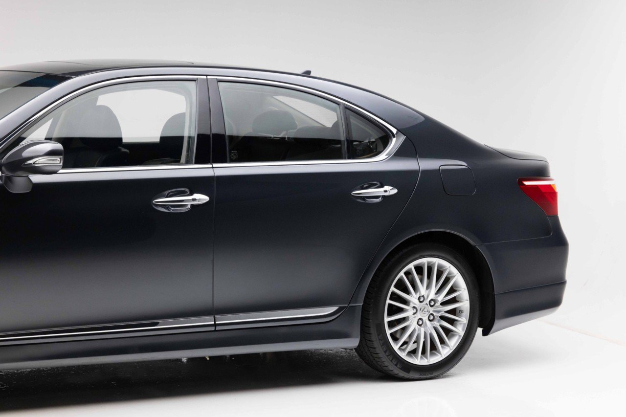 Used 2011 Lexus LS 460 w/ Sport Pkg RWD image 31