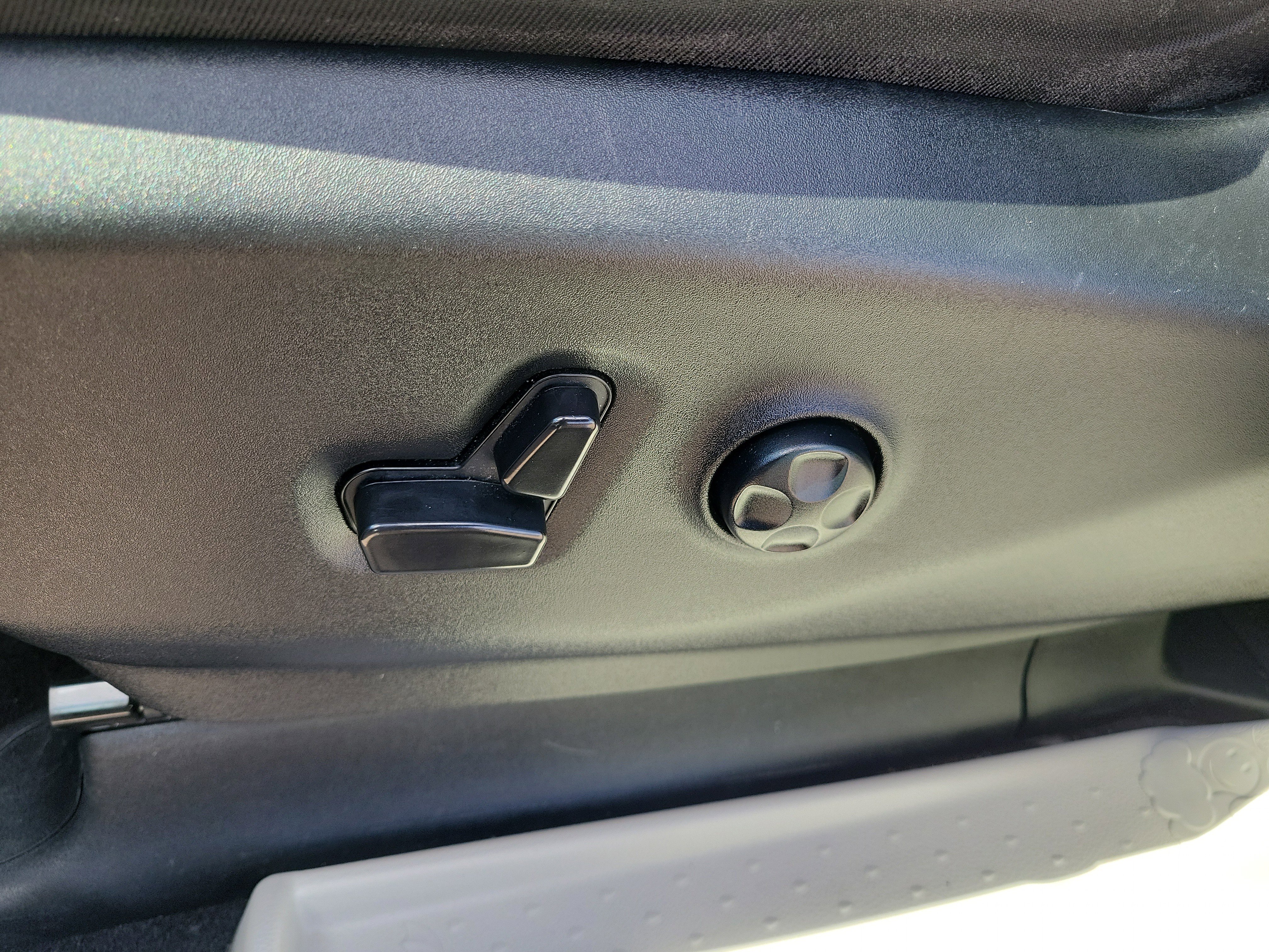 Used 2023 Chrysler Pacifica Touring-L FWD image 15