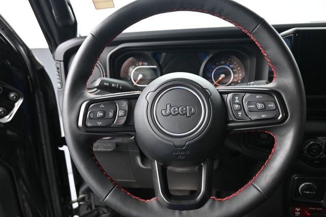 Used 2024 Jeep Gladiator Rubicon w/ Technology Group AWD/4WD image 15