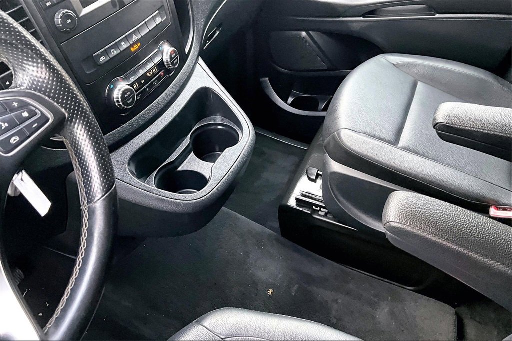 Used 2018 Mercedes-Benz Metris Passenger image 13