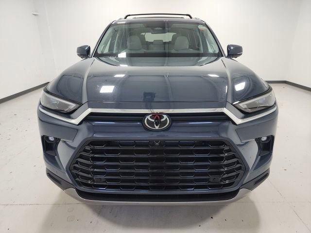 Used 2024 Toyota Grand Highlander Limited image 8