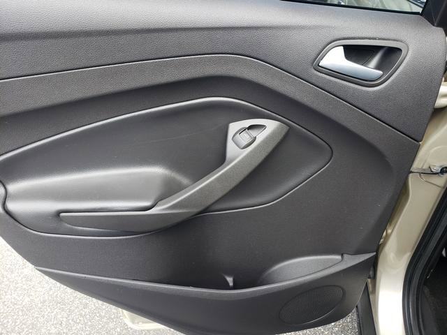 Used 2017 Ford Escape SE image 13