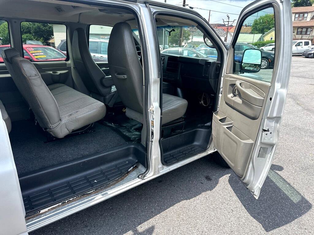 Used 2015 Chevrolet Express 3500 LS image 14