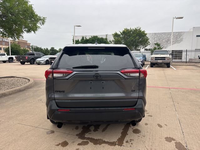Used 2022 Toyota RAV4 LE FWD image 6
