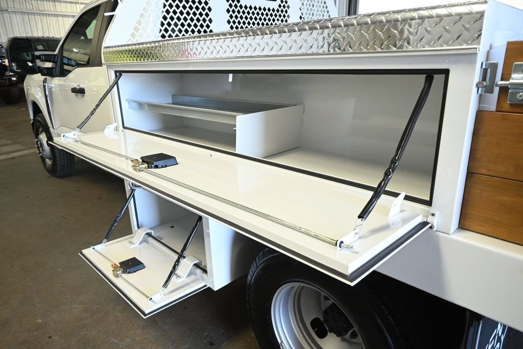 New 2026 Ford F350 XL w/ XL Chrome Package RWD image 23