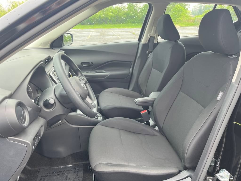 New 2025 Nissan Kicks Play S image 13