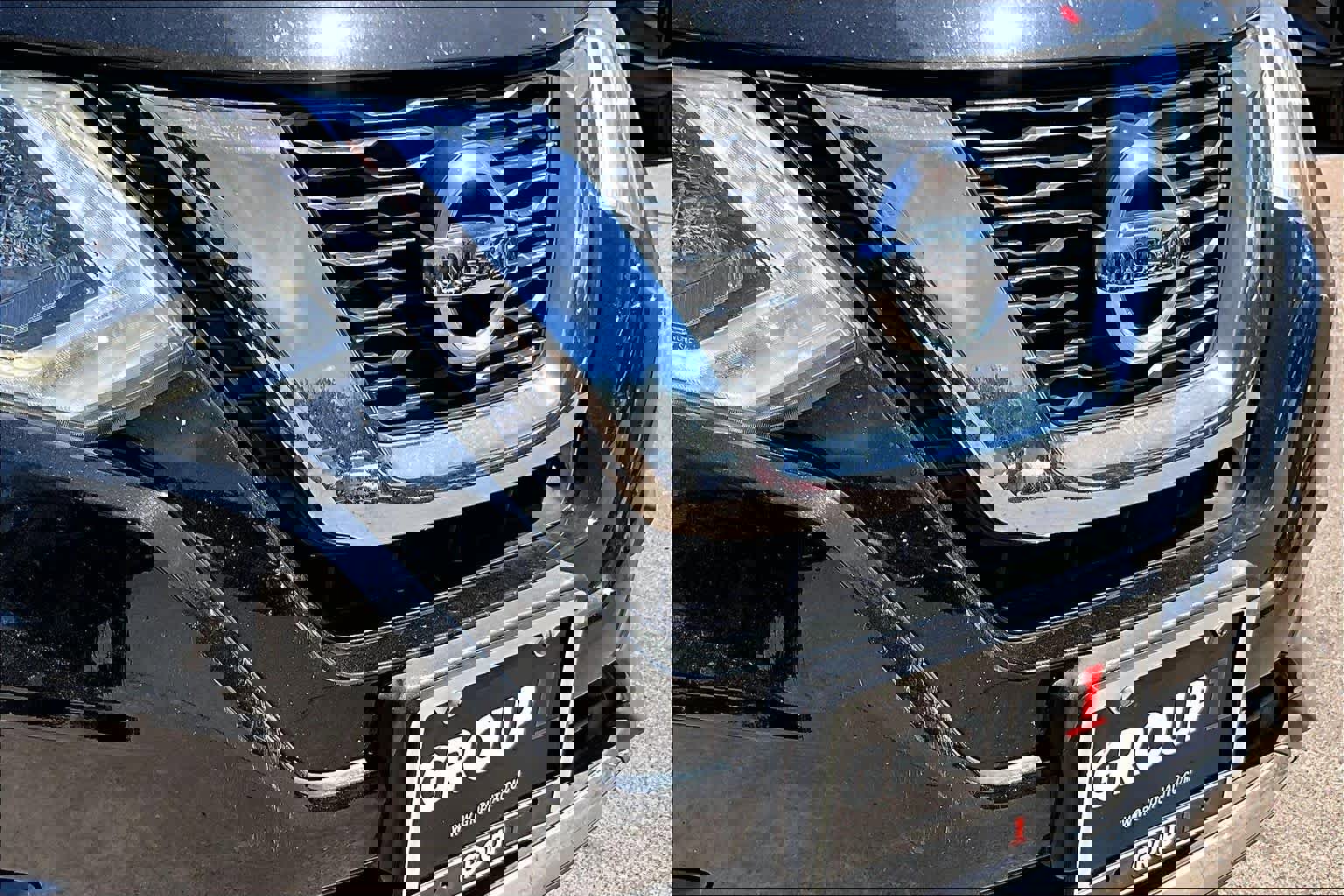 Used 2017 Nissan Rogue SV w/ Midnight Edition Package image 29