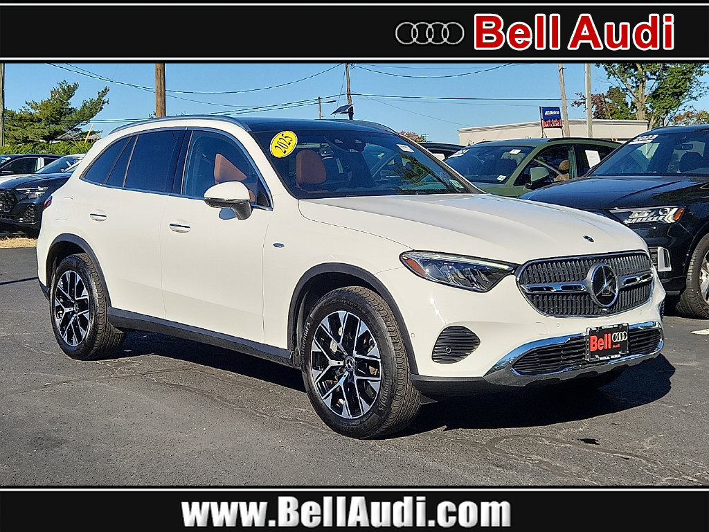Used 2025 Mercedes-Benz GLC 350e 4MATIC image 1