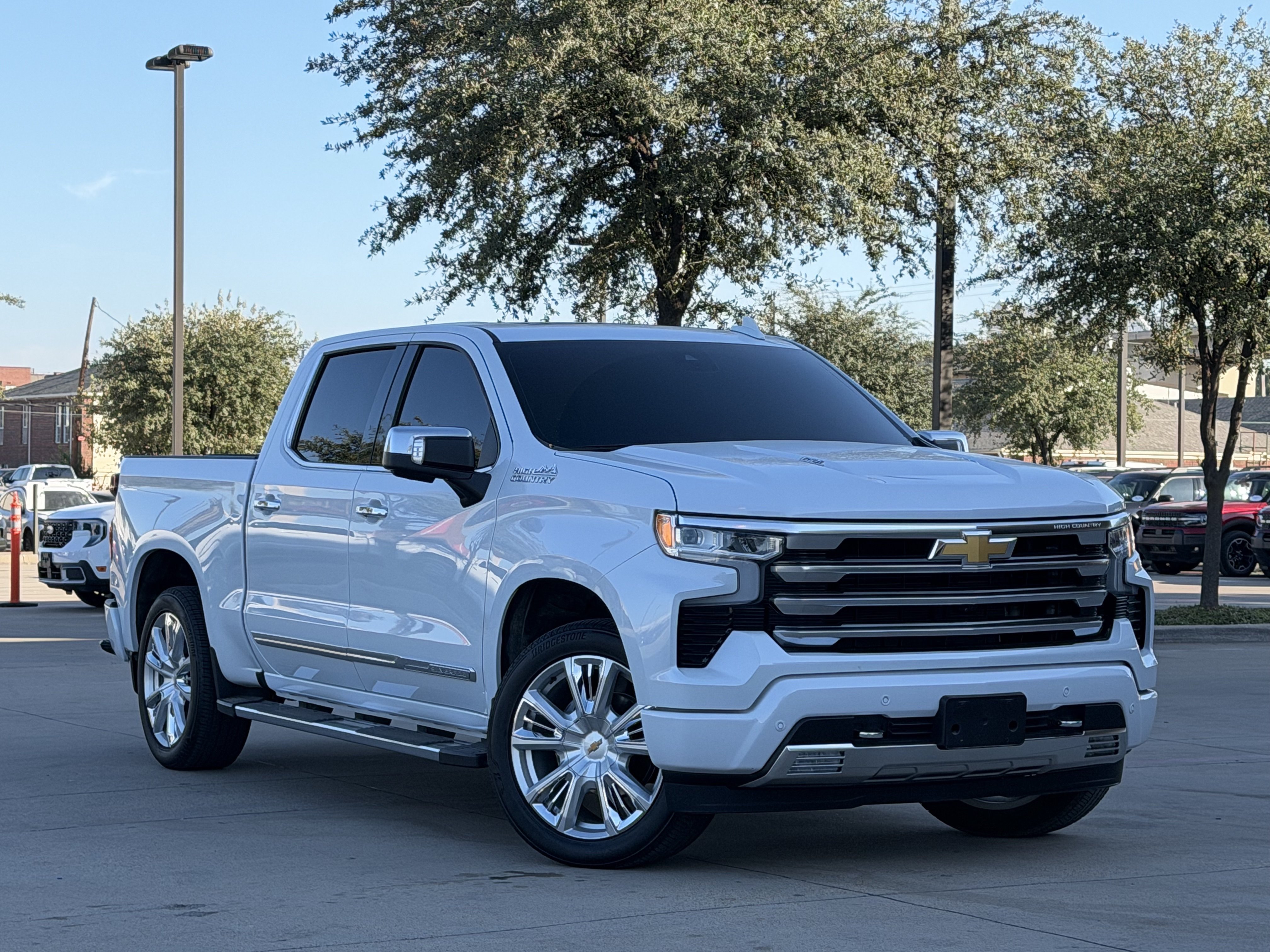 Used 2026 Chevrolet Silverado 1500 High Country w/ High Country Premium Package AWD/4WD image 2
