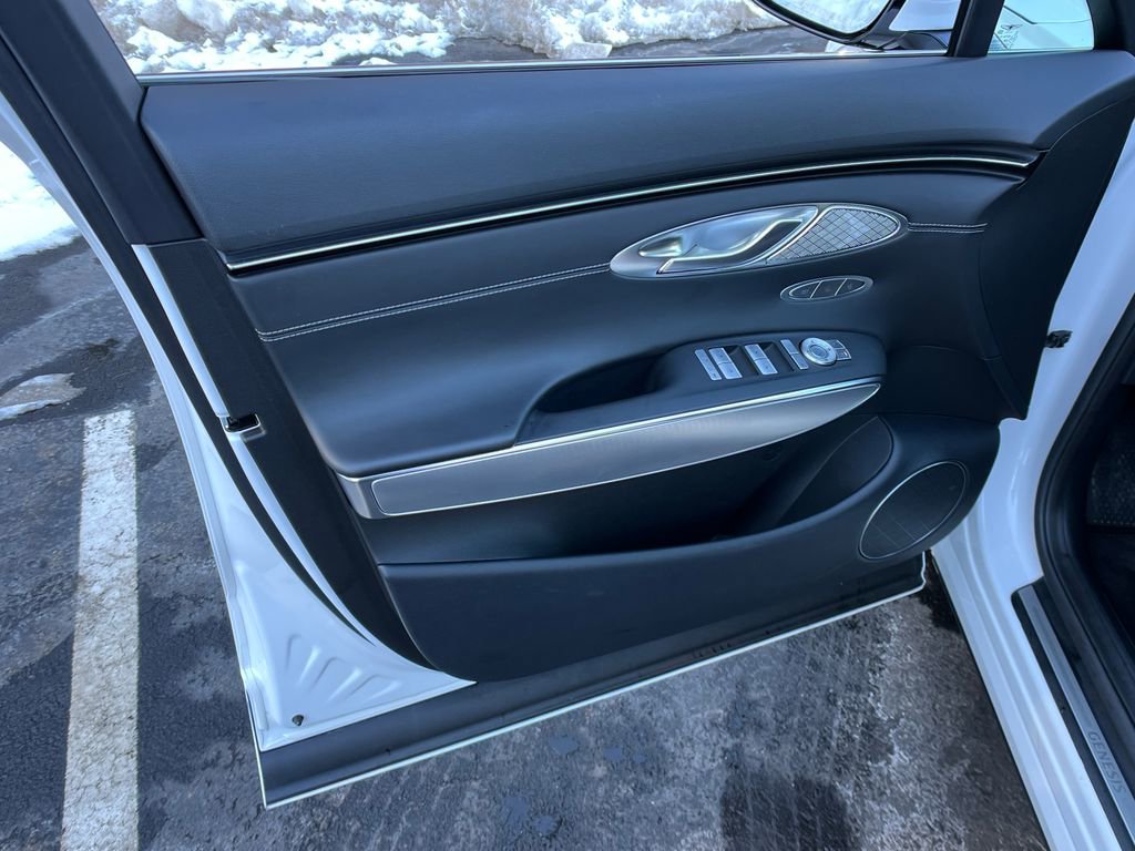 Used 2023 Genesis GV70 2.5T w/ Select Package image 11