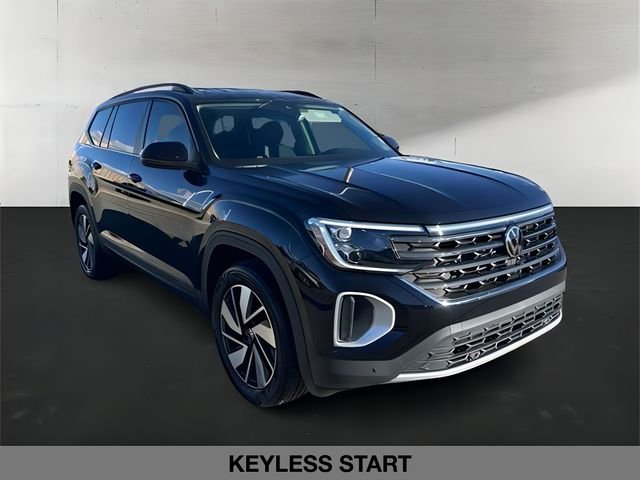 Used 2025 Volkswagen Atlas SE image 2