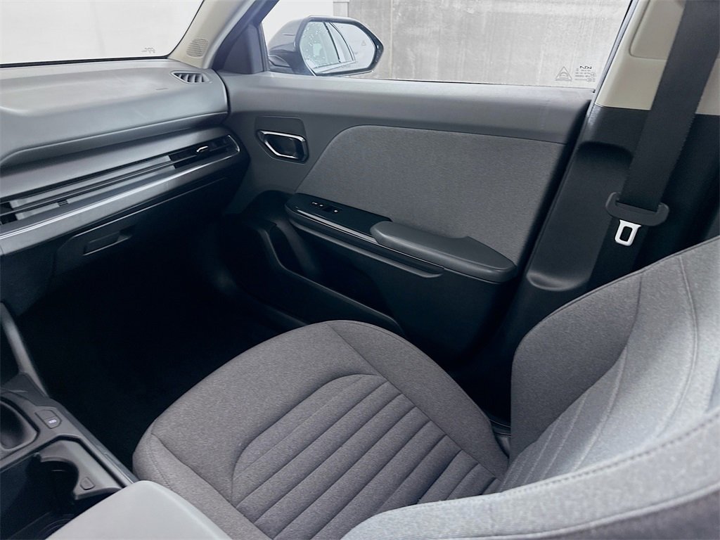 Used 2025 Kia K4 EX image 21