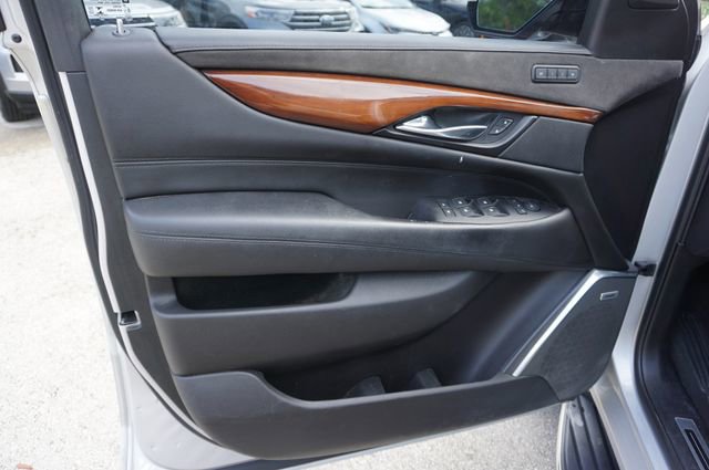 Used 2019 Cadillac Escalade ESV Luxury image 26