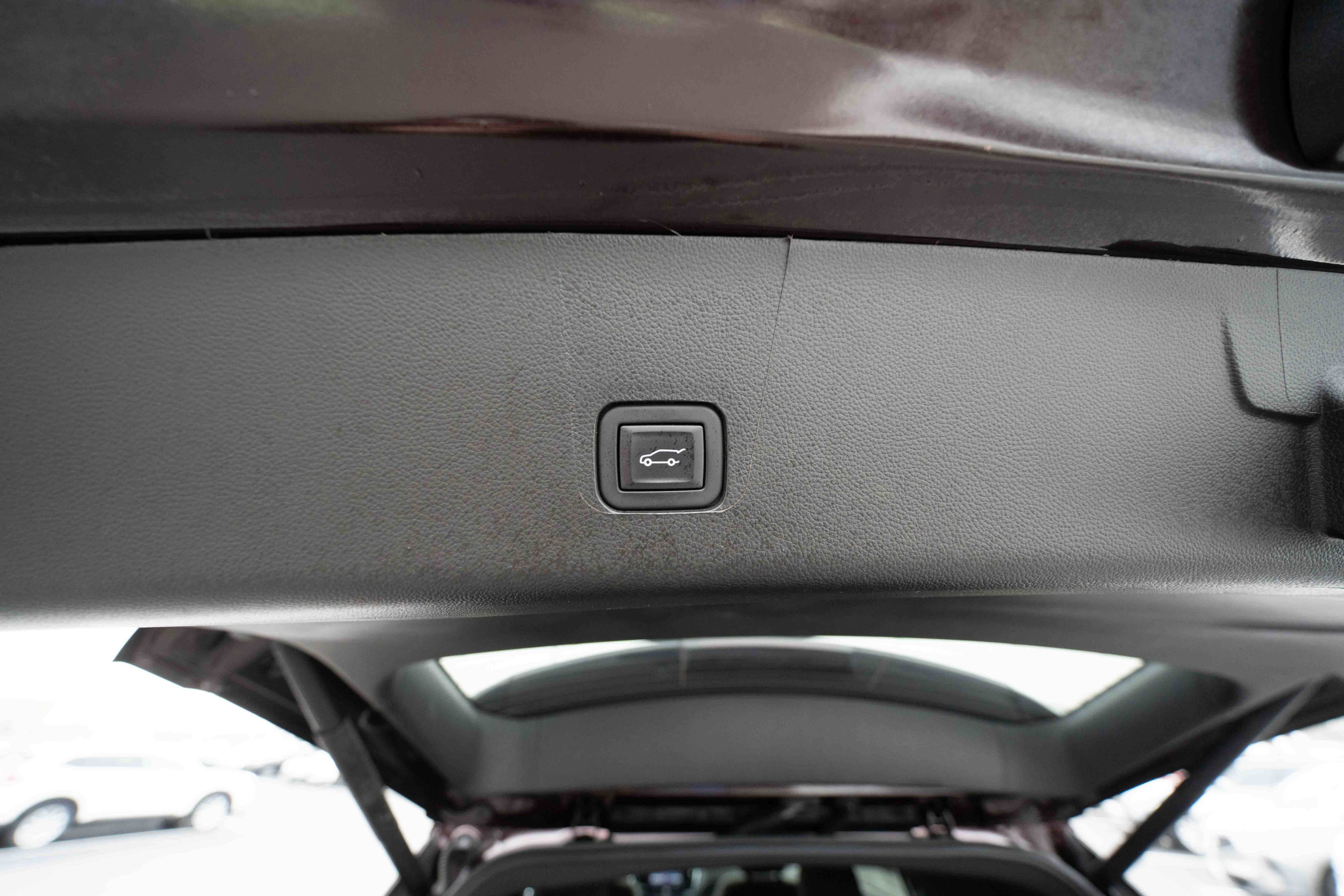 Used 2023 Chevrolet Traverse LT image 29