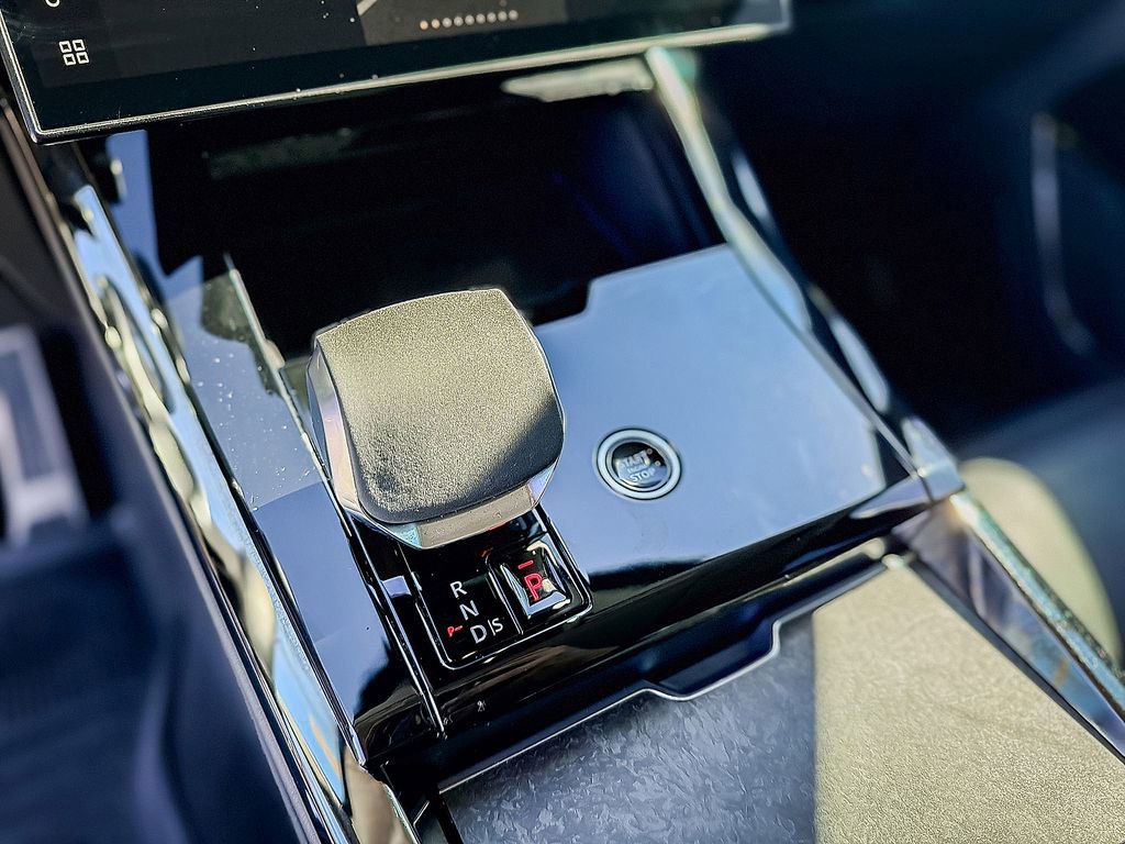 Used 2024 Land Rover Range Rover Sport SE image 28