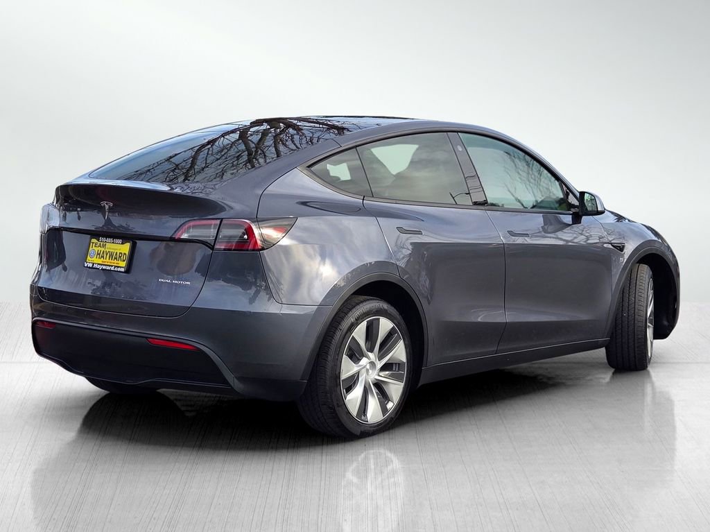 Used 2023 Tesla Model Y Long Range image 4