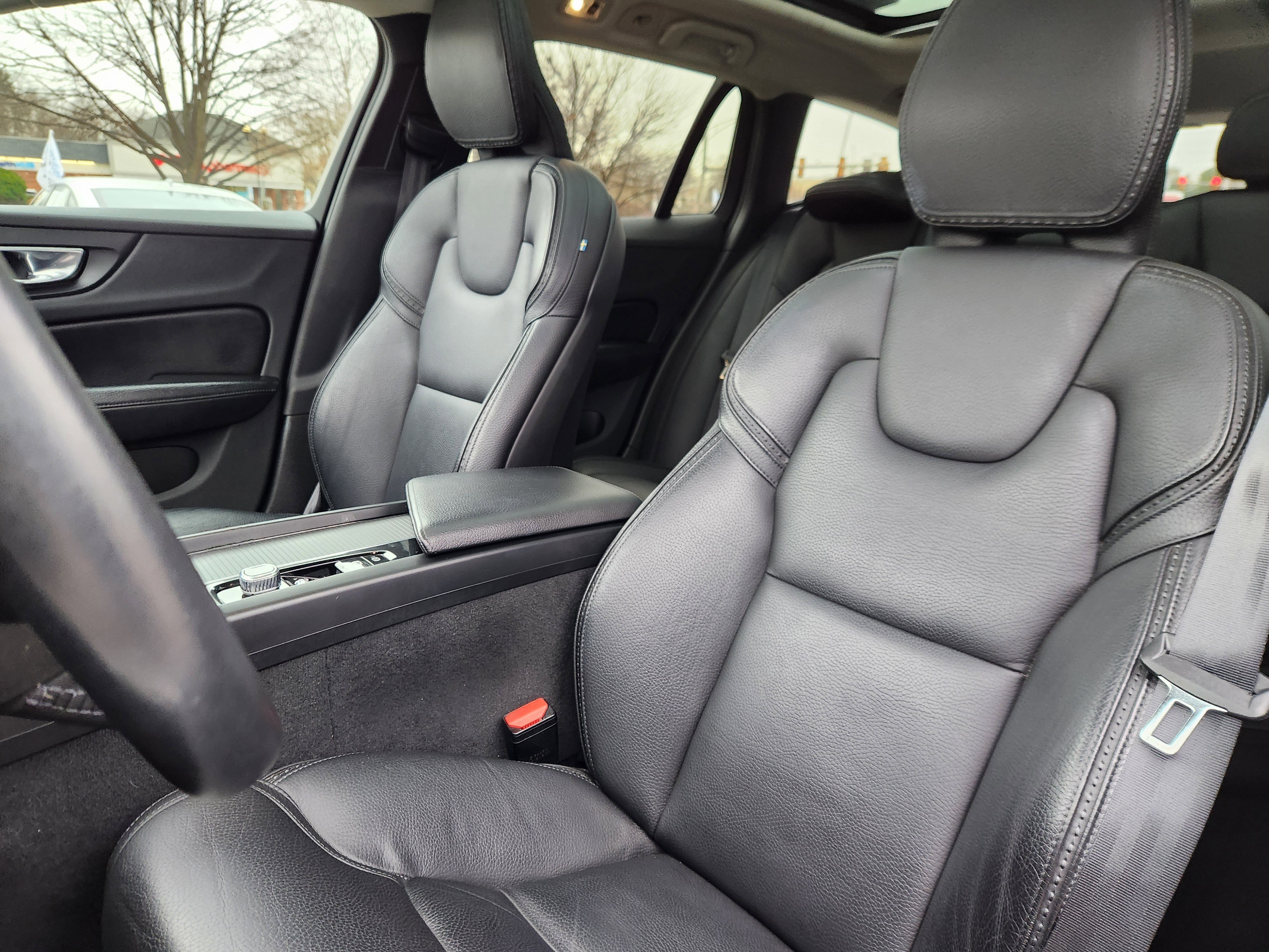 Used 2020 Volvo V60 T5 Cross Country w/ Protection Package Premier image 7