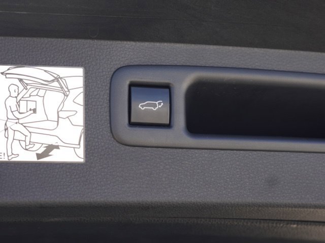 Used 2024 Toyota Highlander XLE AWD/4WD image 49
