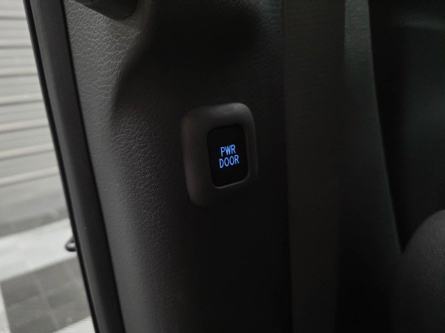 Used 2021 Toyota Sienna Limited AWD/4WD image 22